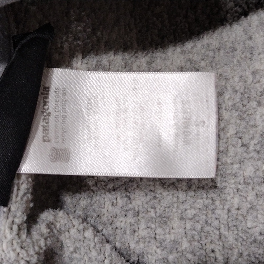 Patagonia light gray zip fleece jacket. Small - Picture 11 of 13
